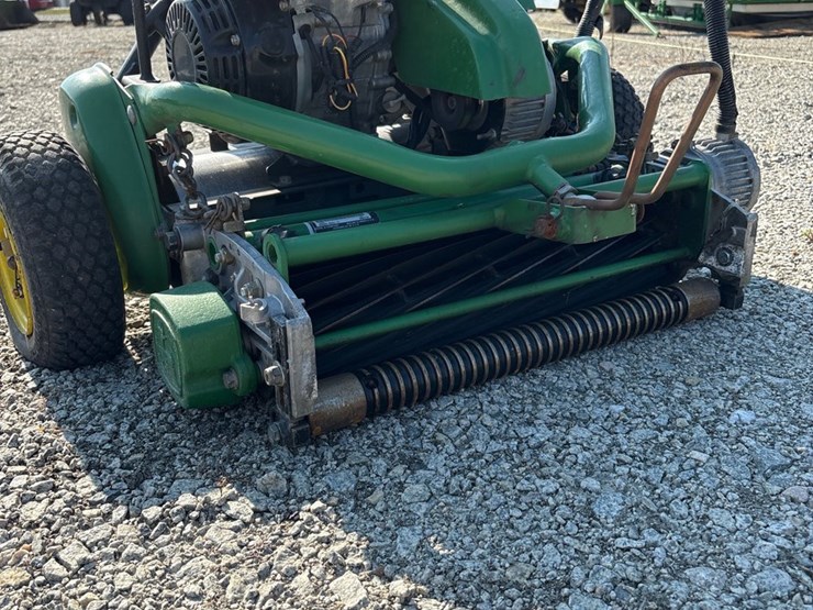 2012-john-deere-11-image-3
