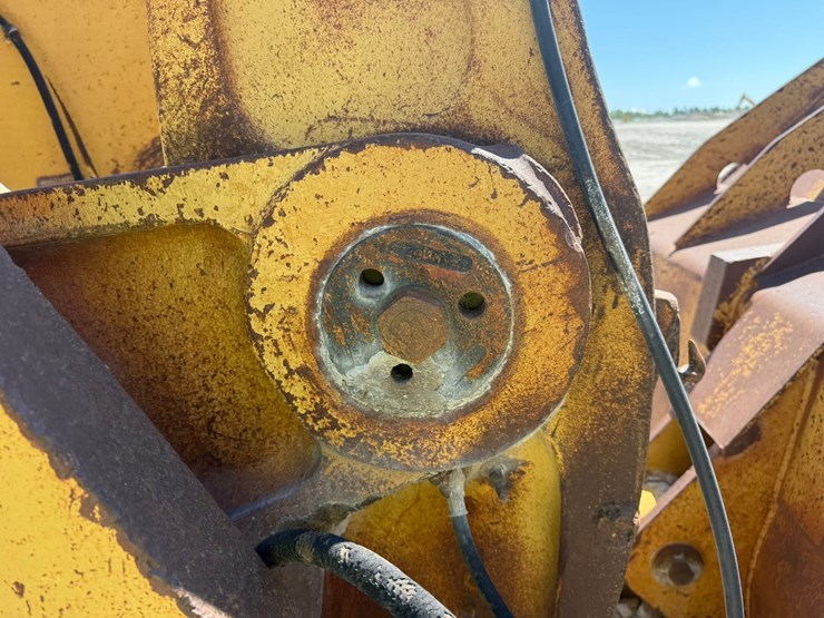 caterpillar-988-image-13