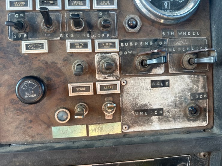 1988-kenworth-t800-image-43