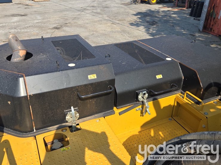 2019-caterpillar-335fl-image-32