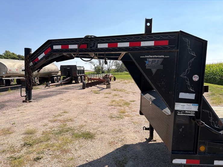 2012-pj-flatbed-image-21