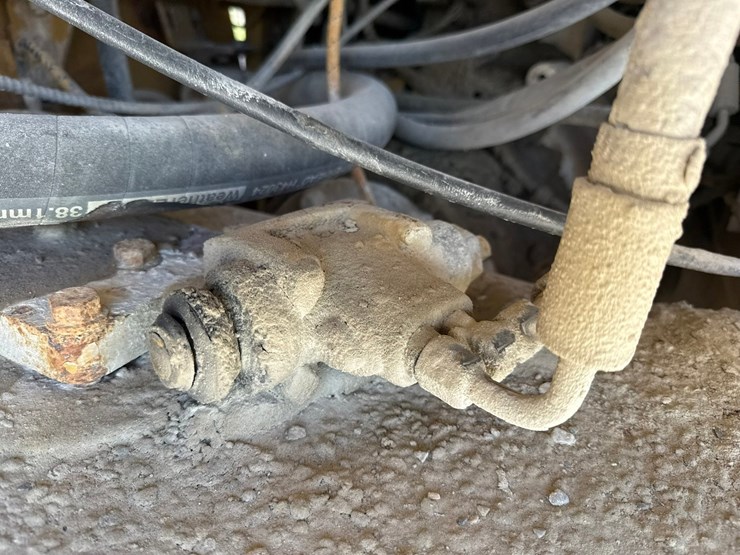 caterpillar-988-image-76