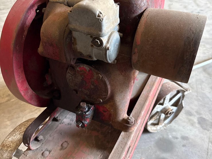 international-harvester-lb-gas-engine-image-4