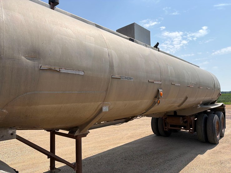 1960-fruehauf-tanker-image-14