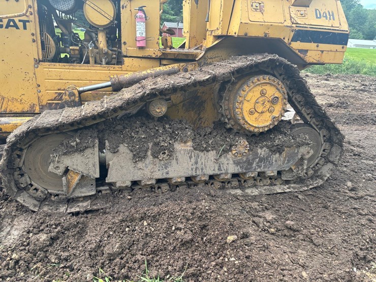 caterpillar-d4h-image-63
