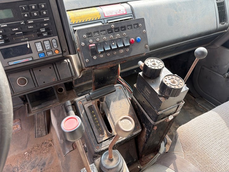 2001-caterpillar-3126-image-33