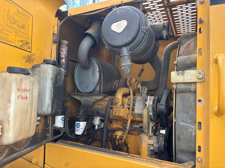 deere-444h-image-48