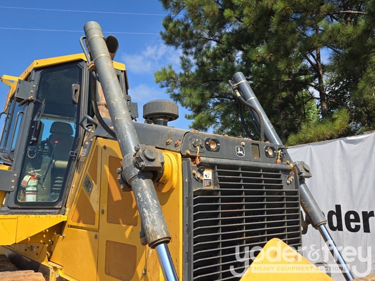 2018-deere-850k-lgp-image-21