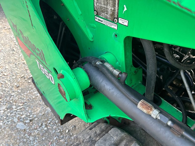 2017-bobcat-t550-image-20