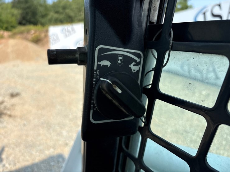 2018-bobcat-t870-image-43