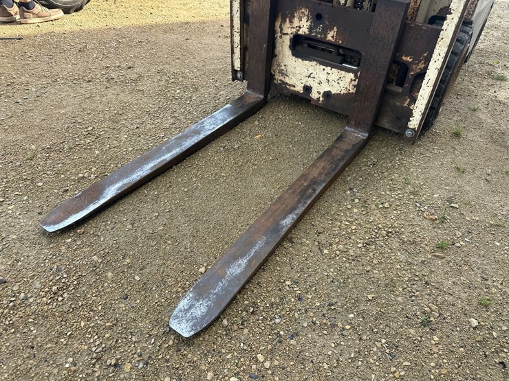 #3105-•-allis-chalmers-acc30-forklift-image-9