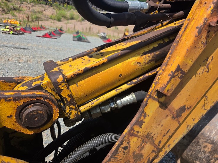#61410-•-case-w-3-loader-backhoe-image-33