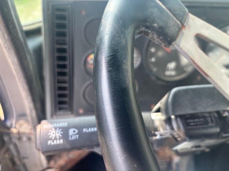 1995-mack-ch613-image-58