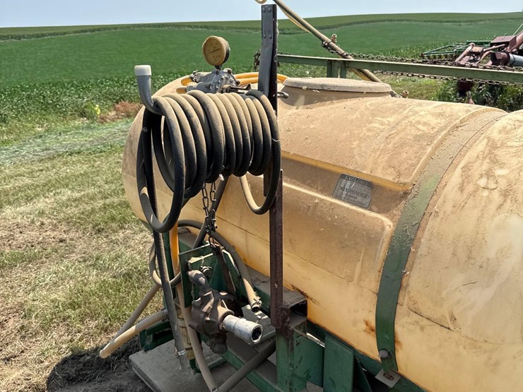 3pt-200-gallon-sprayer-image-13