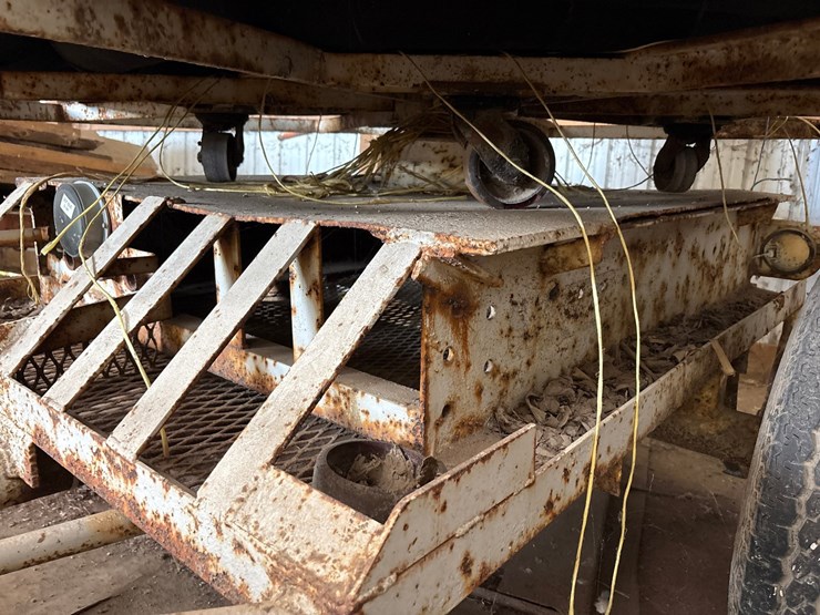 #2921-•-rotary-tile-stringer-trailer-image-6