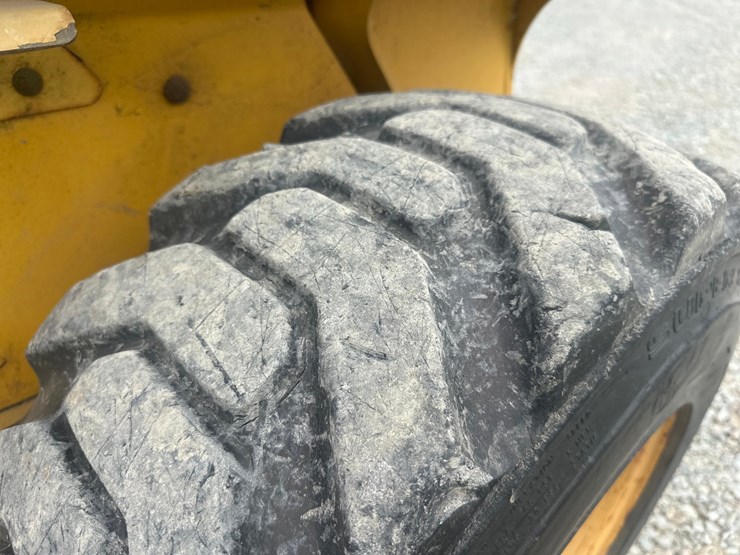 john-deere-250-image-54