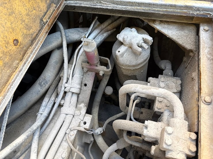 caterpillar-988-image-119