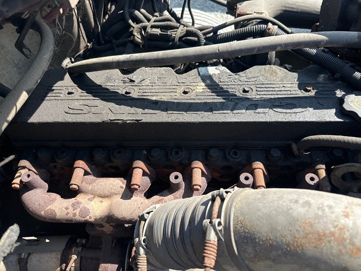2000-freightliner-fl60-image-52