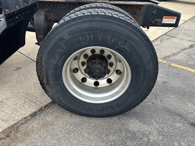 #2297-•-2017-freightliner-m2-single-axle-day-cab-truck-tractor-image-92