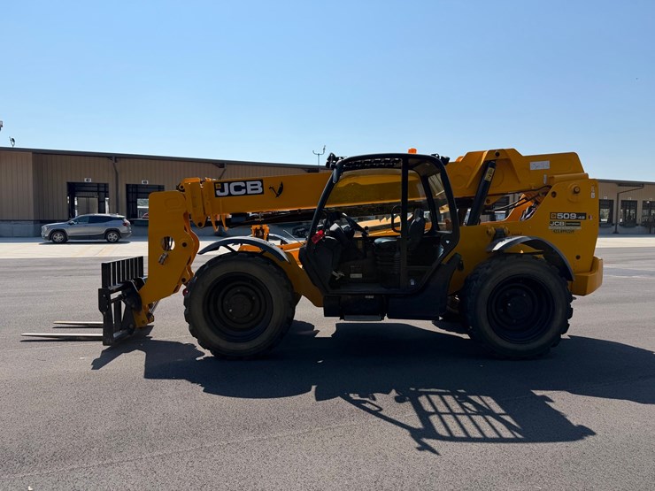 2024-jcb-509-42-image-2