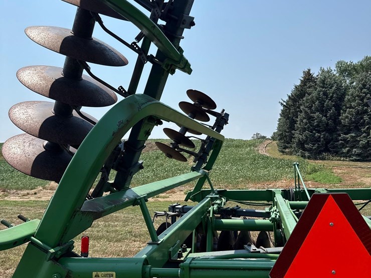 john-deere-230-image-6
