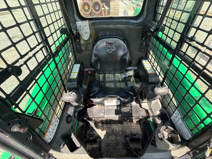 2019-bobcat-t550-image-40