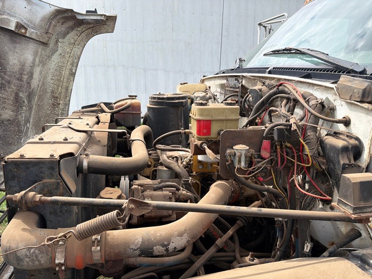 2001-caterpillar-3126-image-37