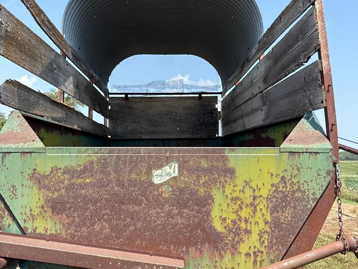 s&w-200-power-wagon-rear-unload-silage-wagon-image-7