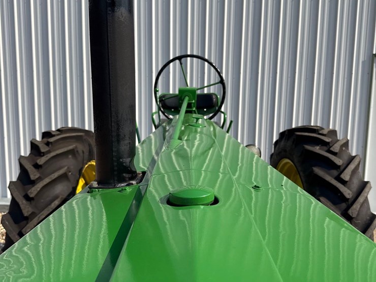 john-deere-70-image-38