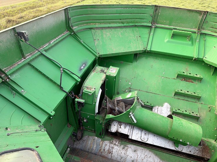 2013-john-deere-s660-image-89