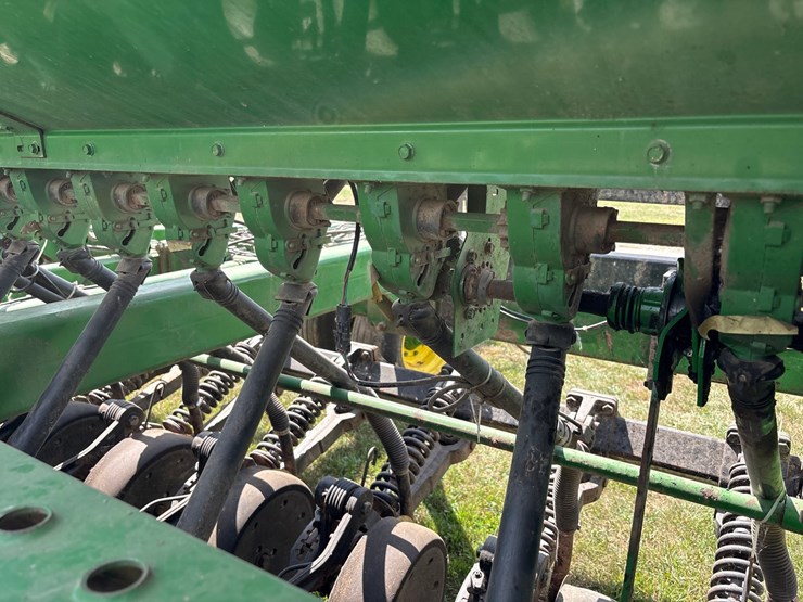 john-deere-1590-image-34