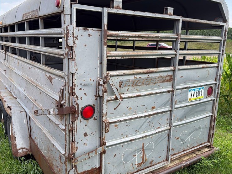 1975-triggs-7ft-x-20ft-gooseneck-livestock-trailer-image-6