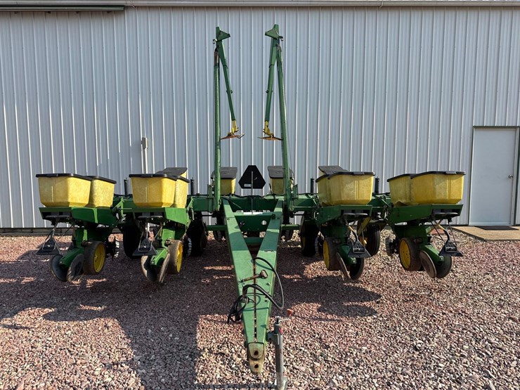 john-deere-7000-image-2