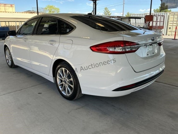 2017-ford-fusion-energi-se-sdn-image-5