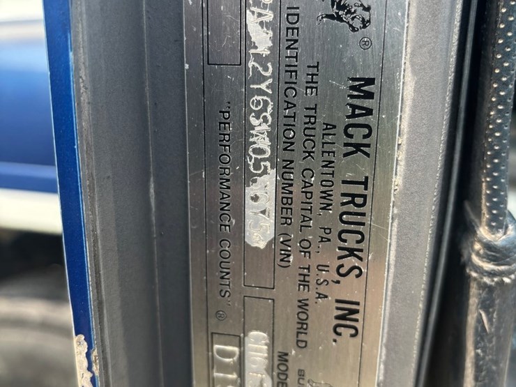 1995-mack-ch613-image-115