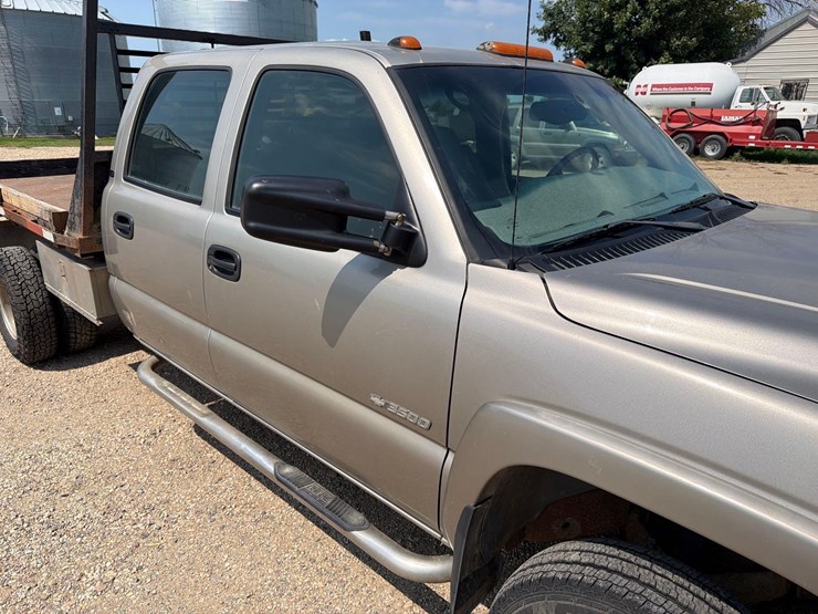 2001-chevrolet-k3500-image-25