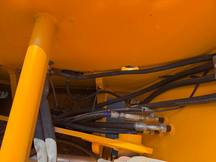 2024-jcb-509-42-image-34