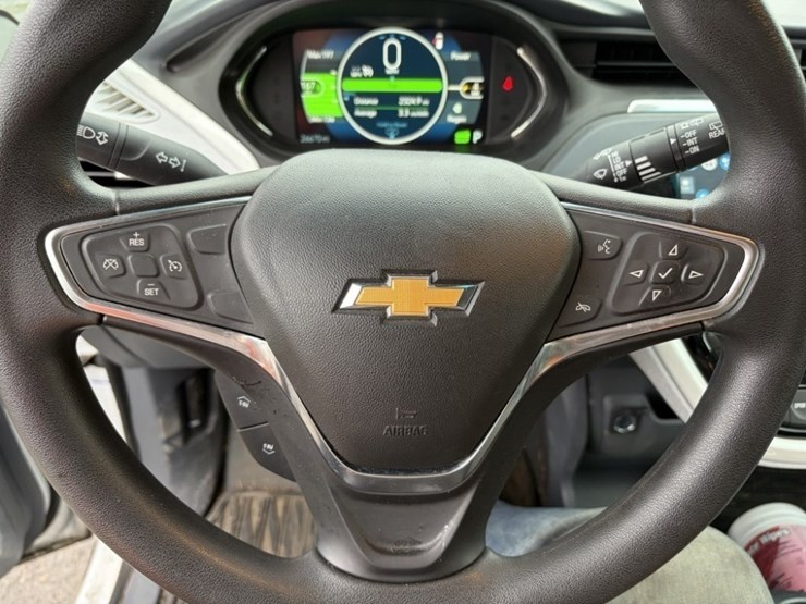 2017-chevrolet-bolt-ev-electric-hatchback-image-25