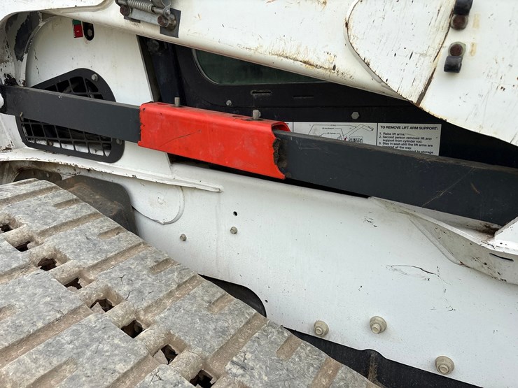 2018-bobcat-t870-image-10