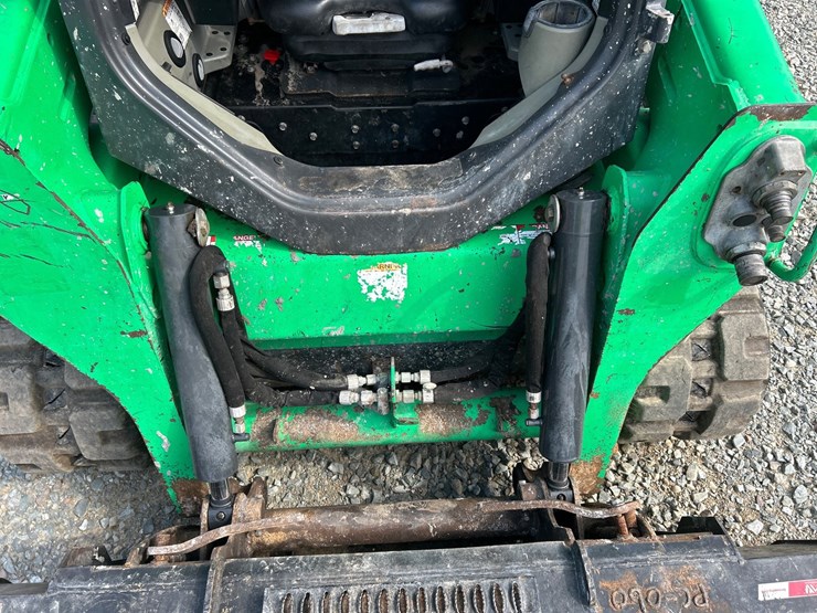 2017-bobcat-t550-image-11