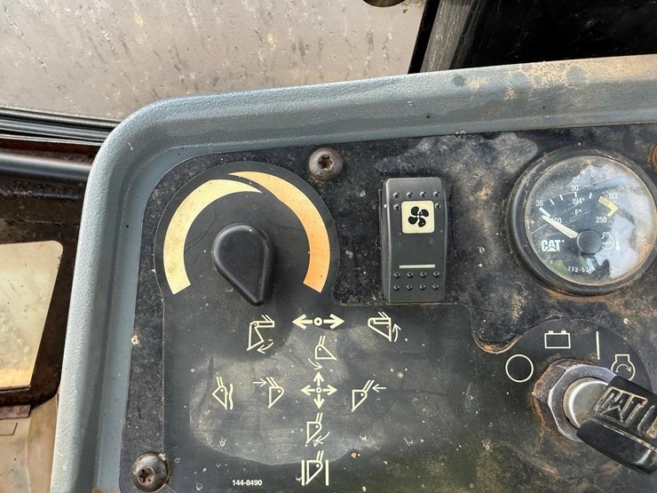 1998-caterpillar-416c-image-30
