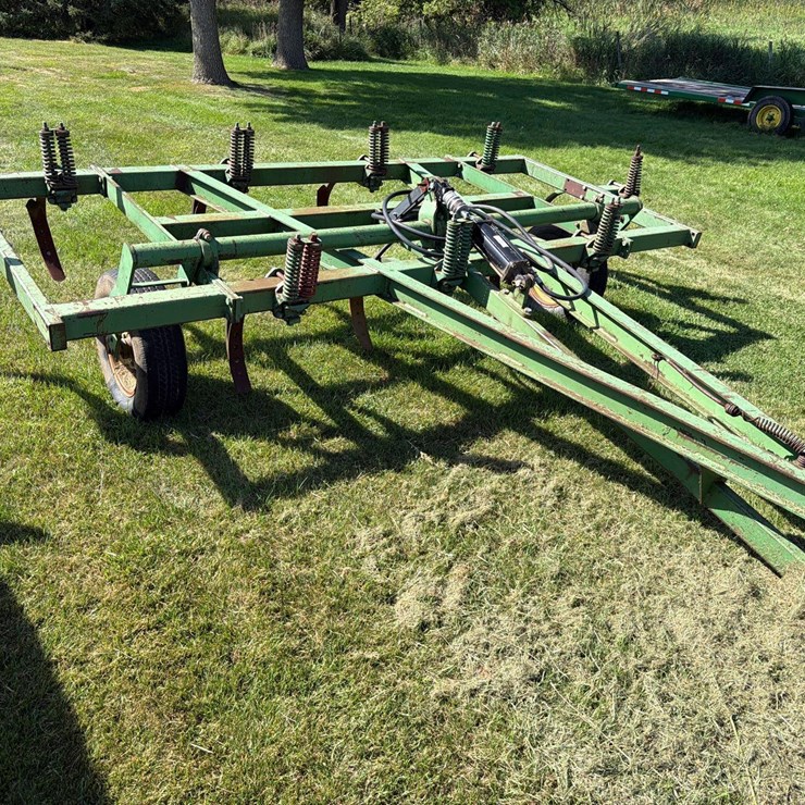 JOHN DEERE 100