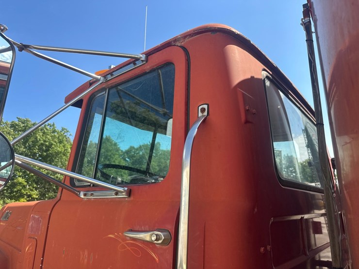 mack-rd690s-image-15
