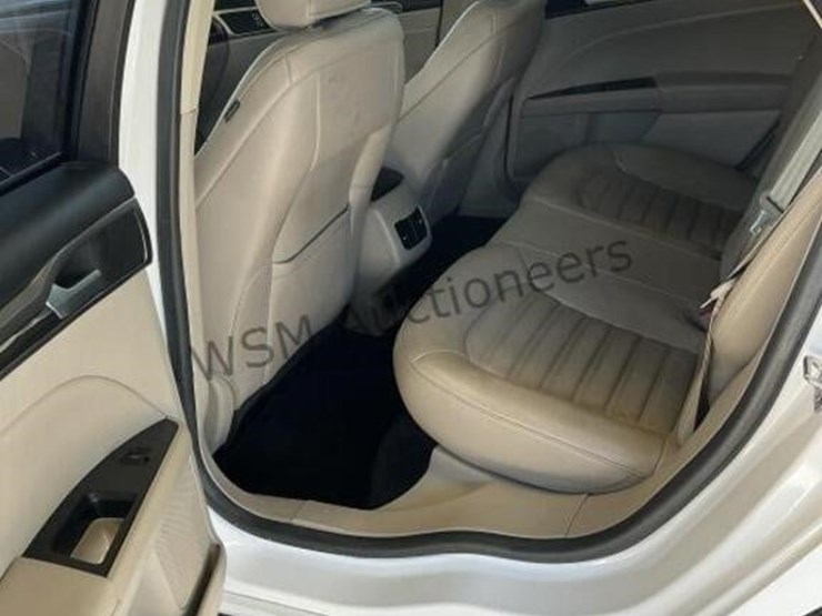 2017-ford-fusion-energi-se-sdn-image-24