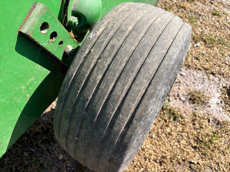 john-deere-338-image-35