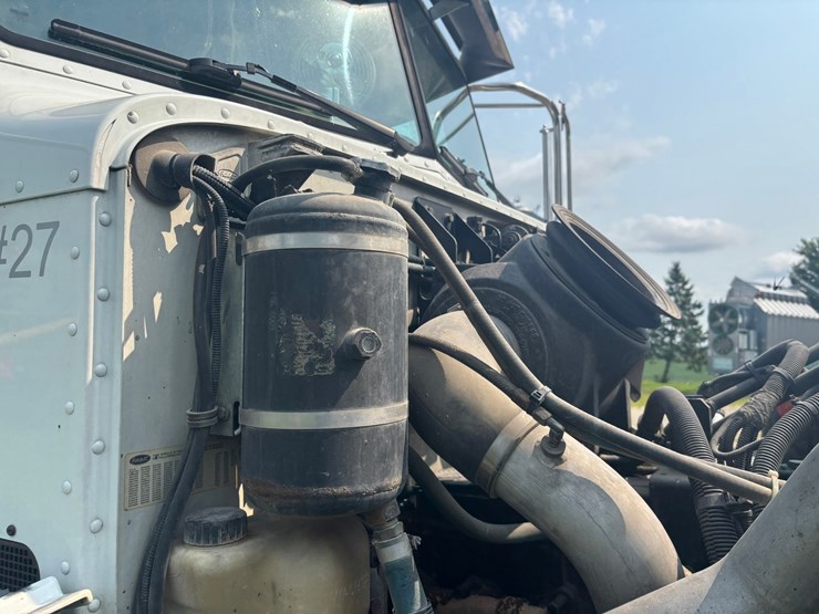 #2289-•-2006-peterbilt-tandem-axle-dump-truck-image-28