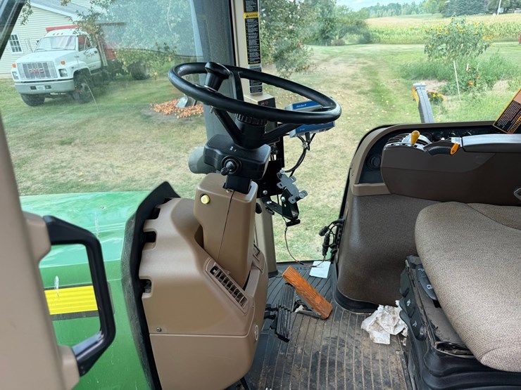 john-deere-8130-image-60