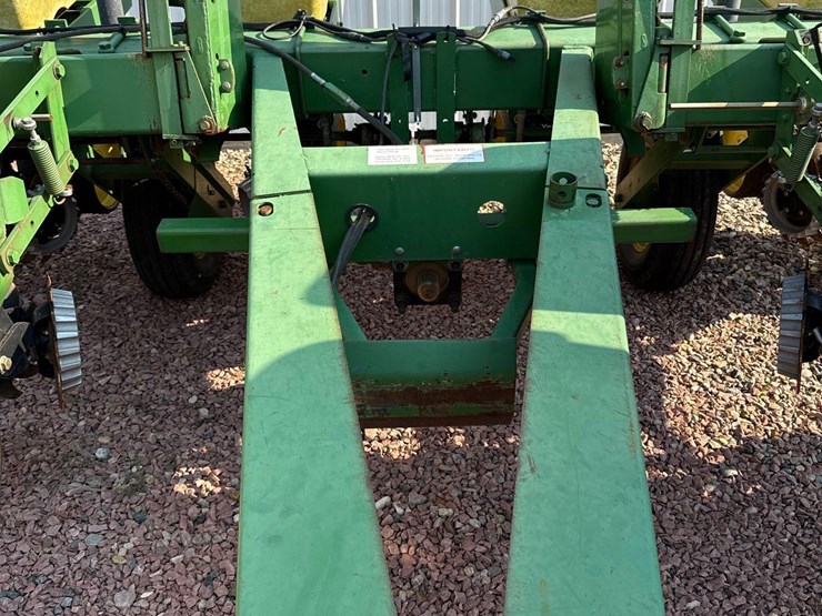 john-deere-7000-image-10