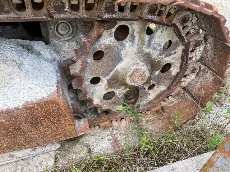 caterpillar-235b-image-48