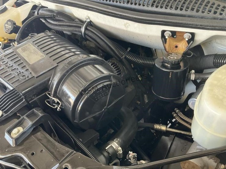 2015-chevrolet-express-3500-image-13
